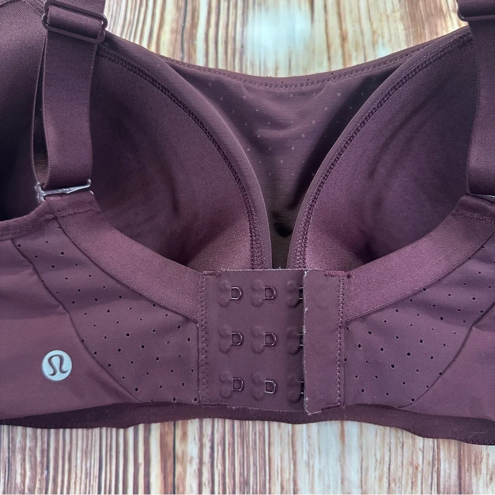 Lululemon Athletica Women’s Run Times Sports Bra Burgundy Size E34